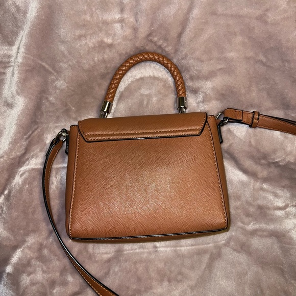 GUESS PURSE - Picture 2 of 7